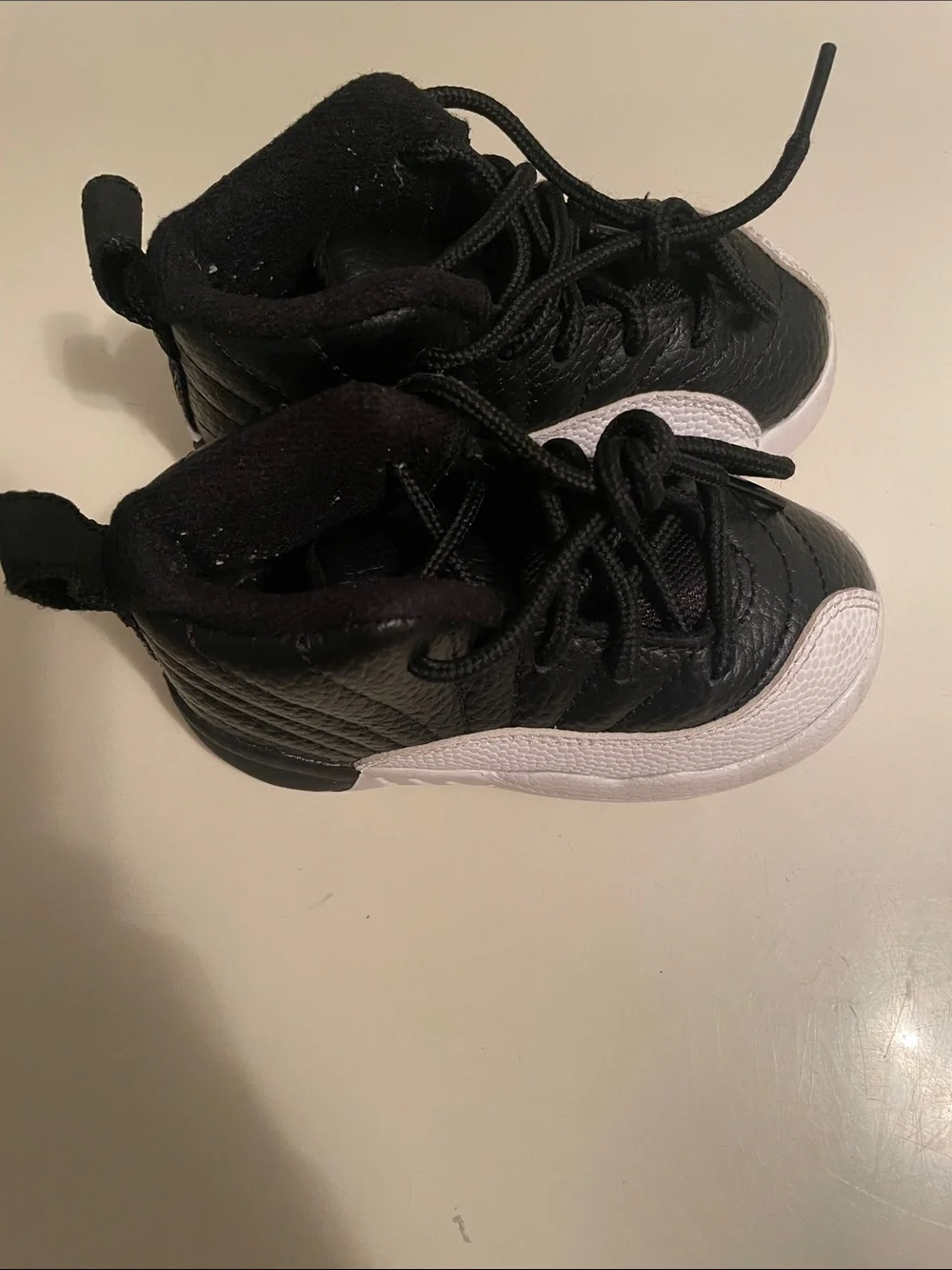 Jordan 12 Retro black and white size 6c